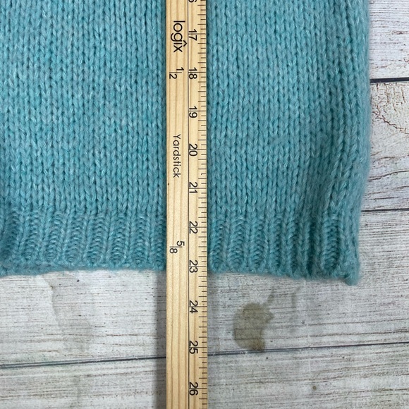 Women’s Venti6 Loose Fit Sweater - Picture 7 of 7
